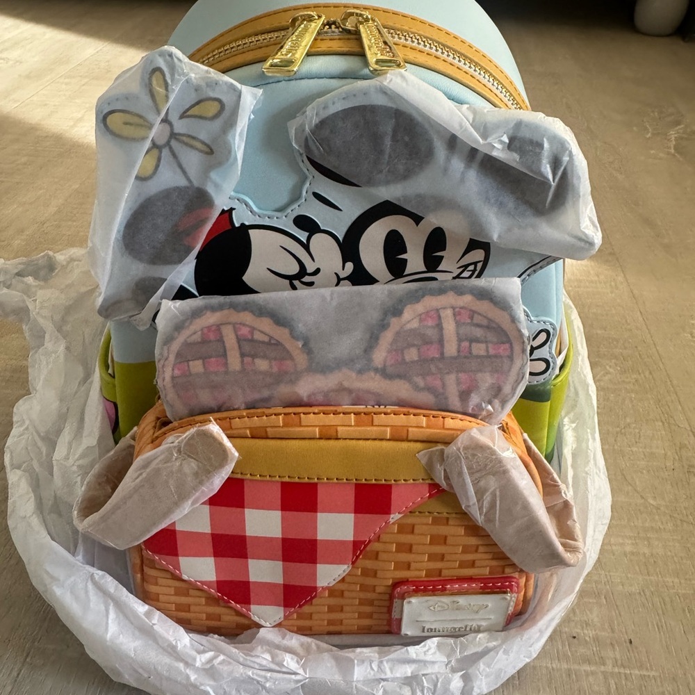 Loungefly Mickey & Friends Picnic Basket Mini Backpack with Coin Bag NEW